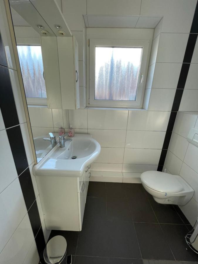 Schoene Zentrale Zimmer In Wilhelmshaven 아파트 외부 사진